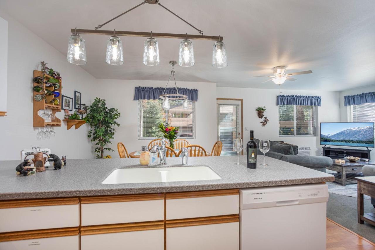 Walk To Downtown * 6 Guests * Pets * A/C! * No Stairs! Apartamento Leavenworth Exterior foto